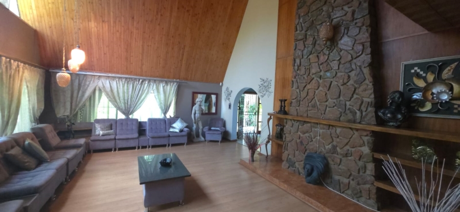 6 Bedroom Property for Sale in Wilkeville North West